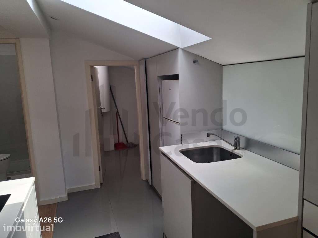 Arrenda-se Sótão Mobilado - Braga - Grande imagem: 4/8