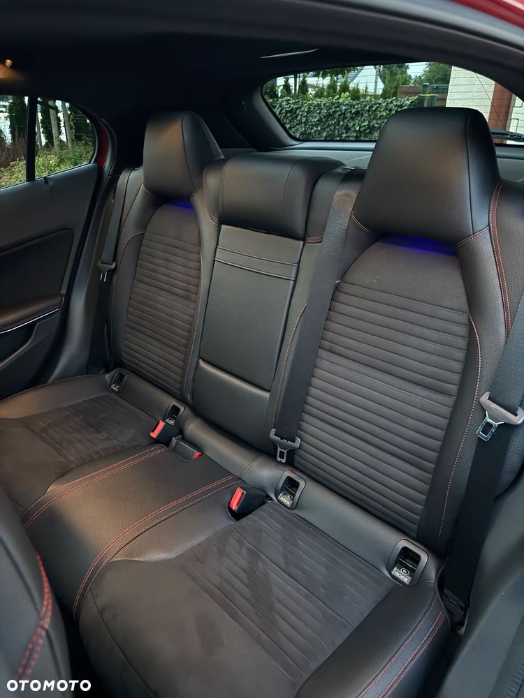 Mercedes-Benz GLA 220 4-Matic AMG Line - 15