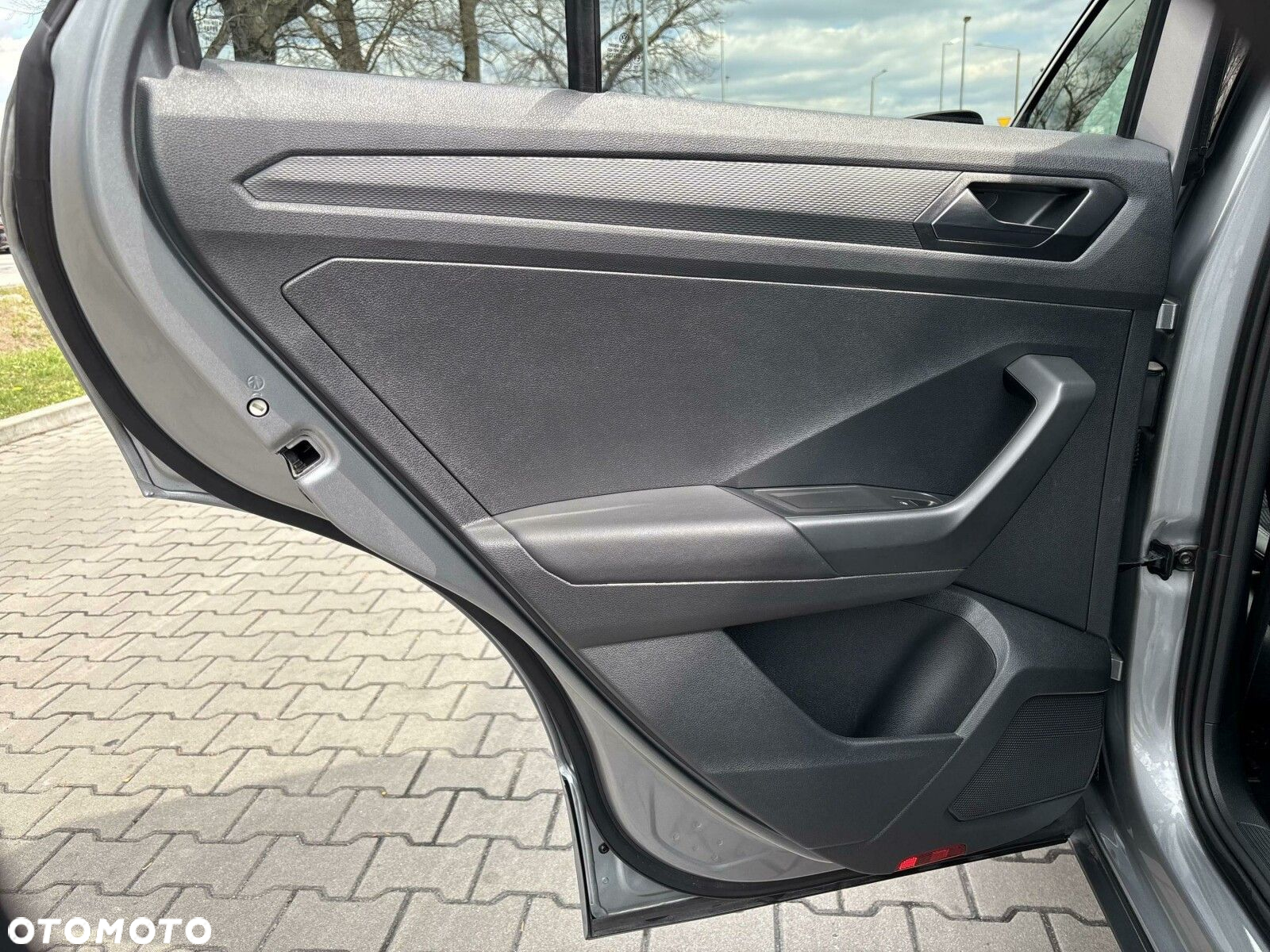 Volkswagen T-Roc 1.5 TSI R-Line DSG - 12