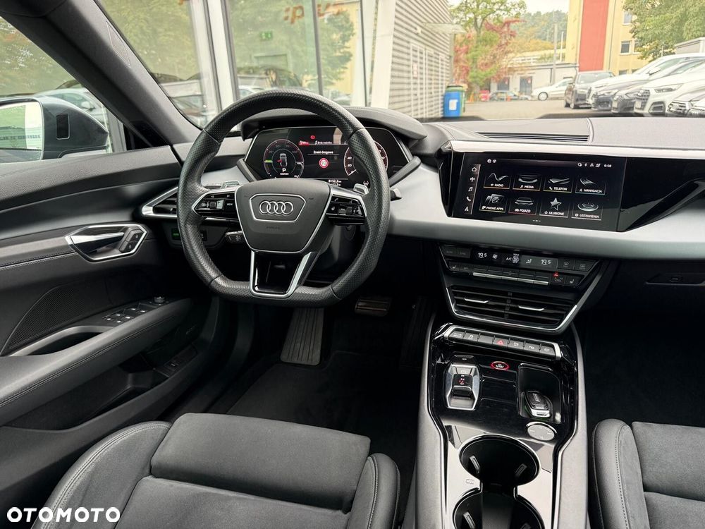 Audi e-tron GT - 15