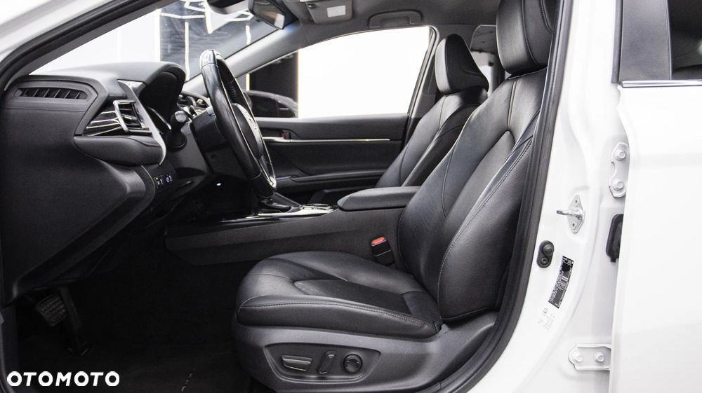 Toyota Camry 2.5 Hybrid Comfort CVT - 16