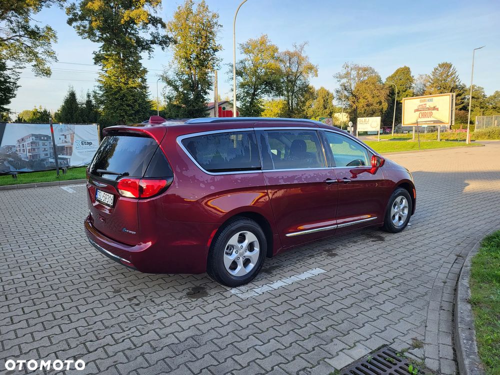 Chrysler Pacifica - 1