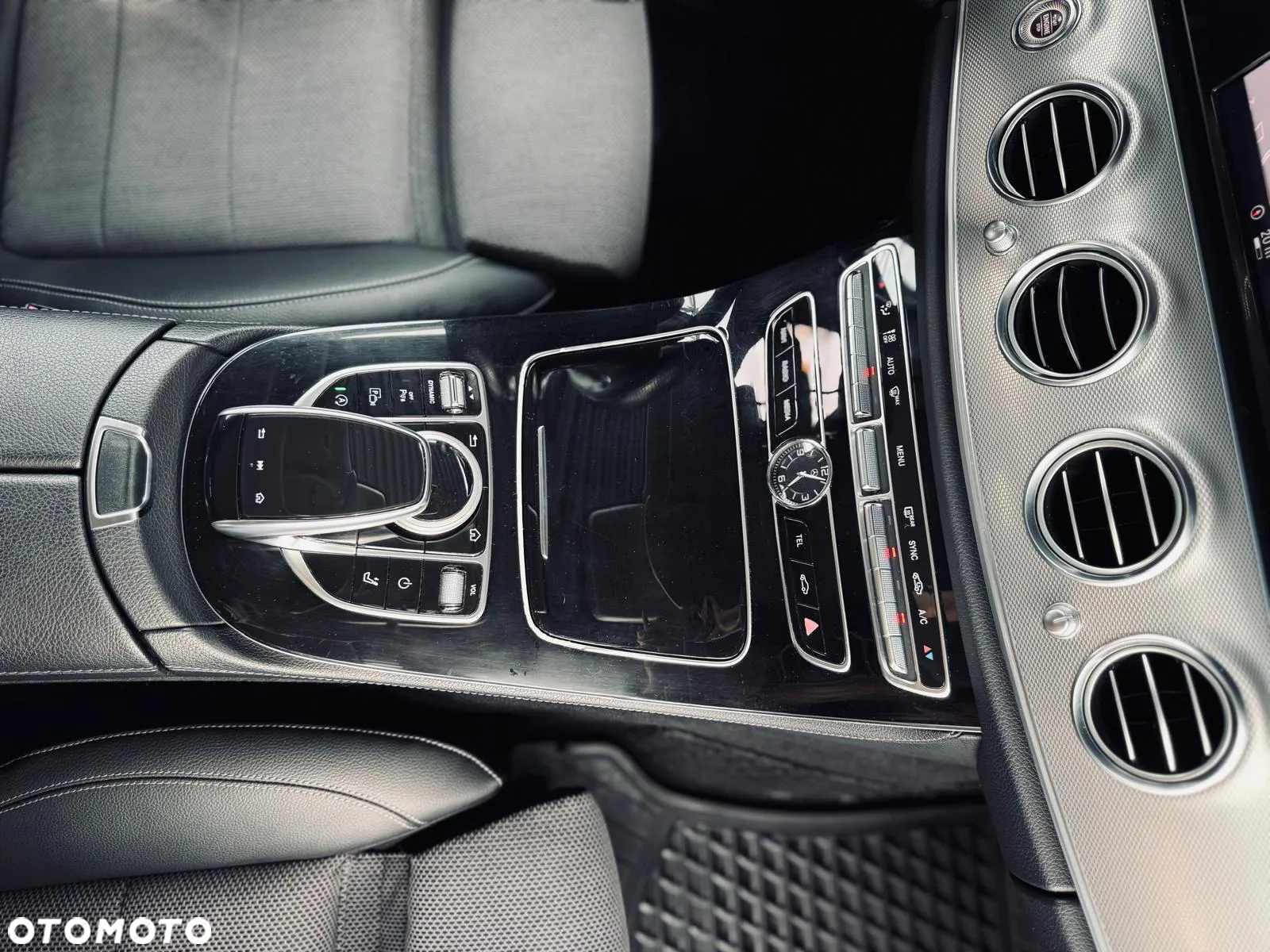 Mercedes-Benz Klasa E 220 d T 9G-TRONIC Avantgarde - 28