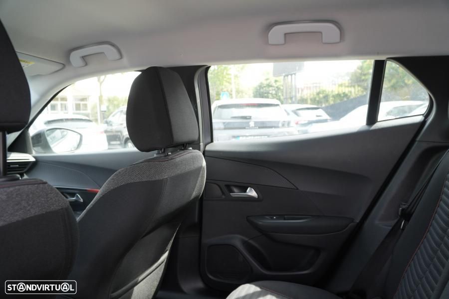 Peugeot 2008 1.2 PureTech Active EAT8 - 6