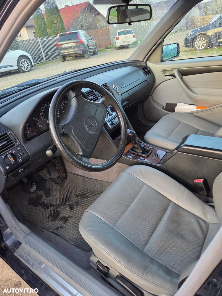 Mercedes-Benz C - 10