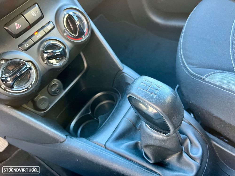 Peugeot 208 1.2 VTi Active - 32