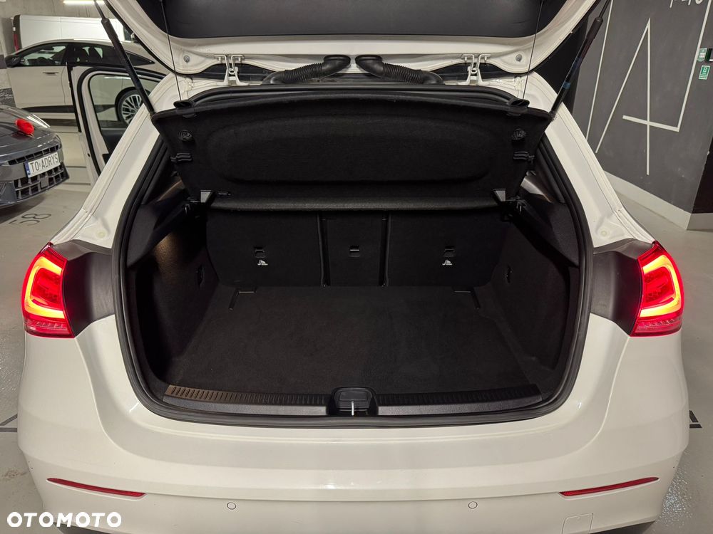 Mercedes-Benz Klasa A 180 d AMG Line 7G-DCT - 16