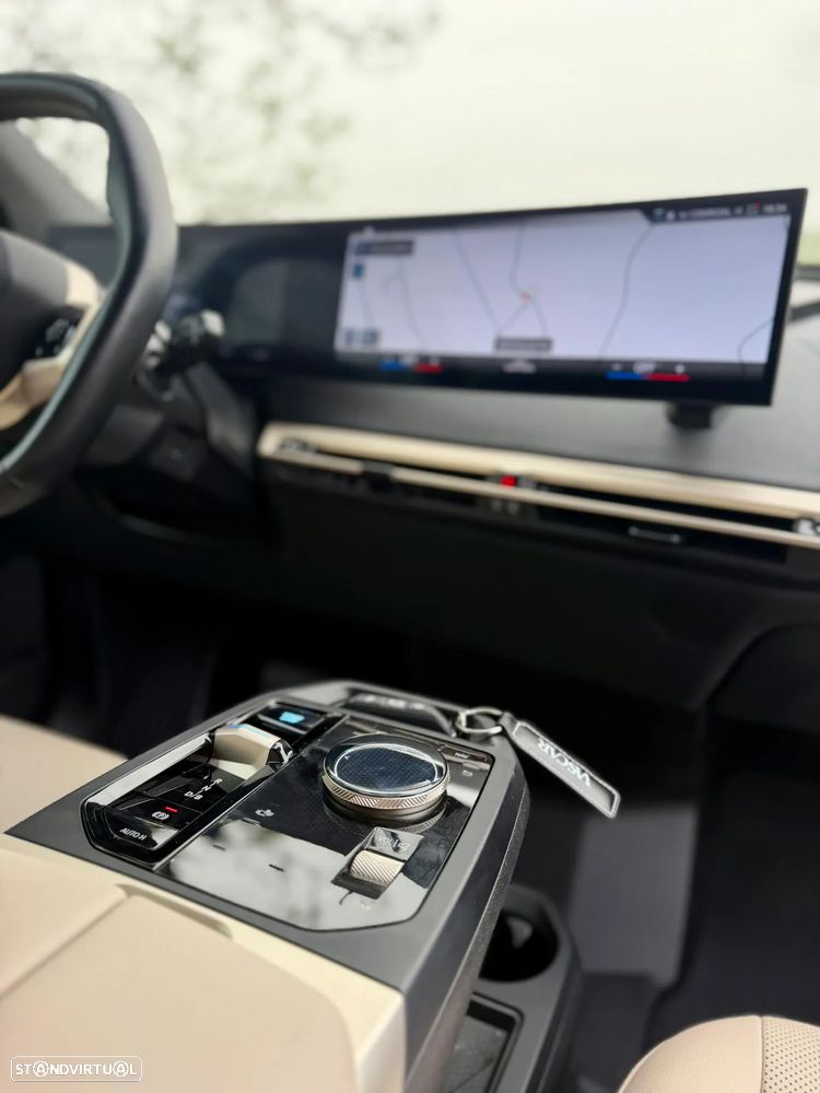 BMW iX xDrive50 - 12