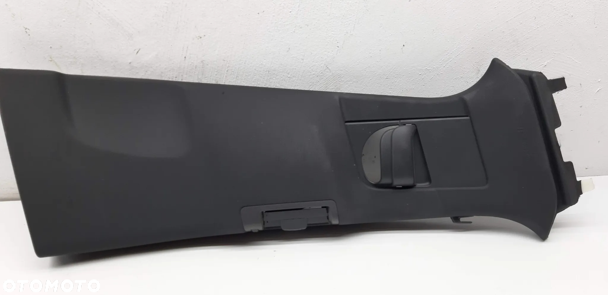 Osłona słupka prawa 31377668 Volvo S90 2.0 diesel 2016r sedan - 3