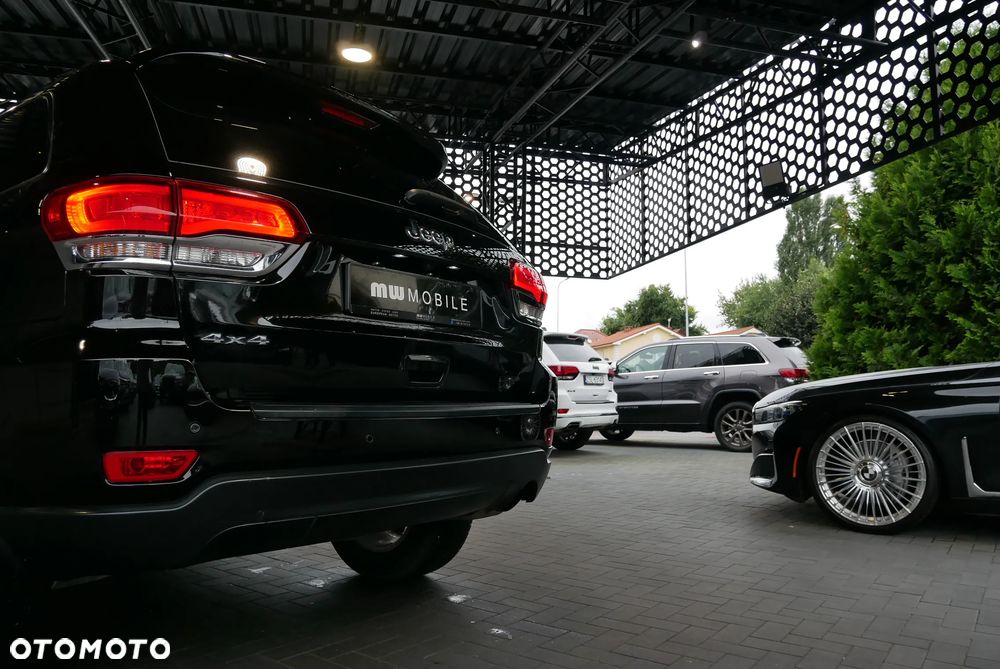 Jeep Grand Cherokee - 33