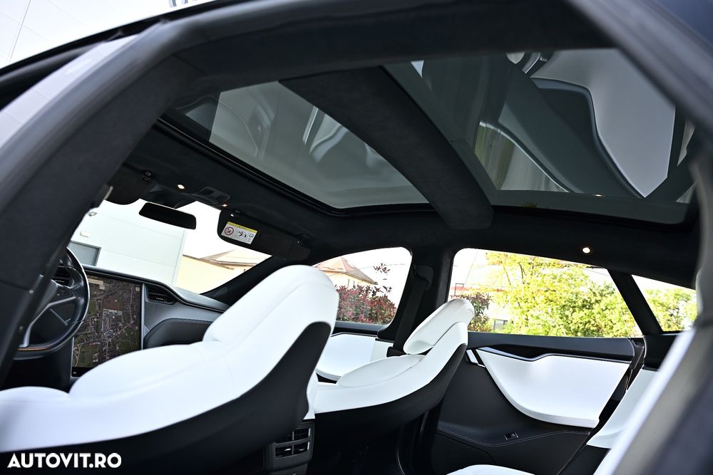 Tesla Model S - 18