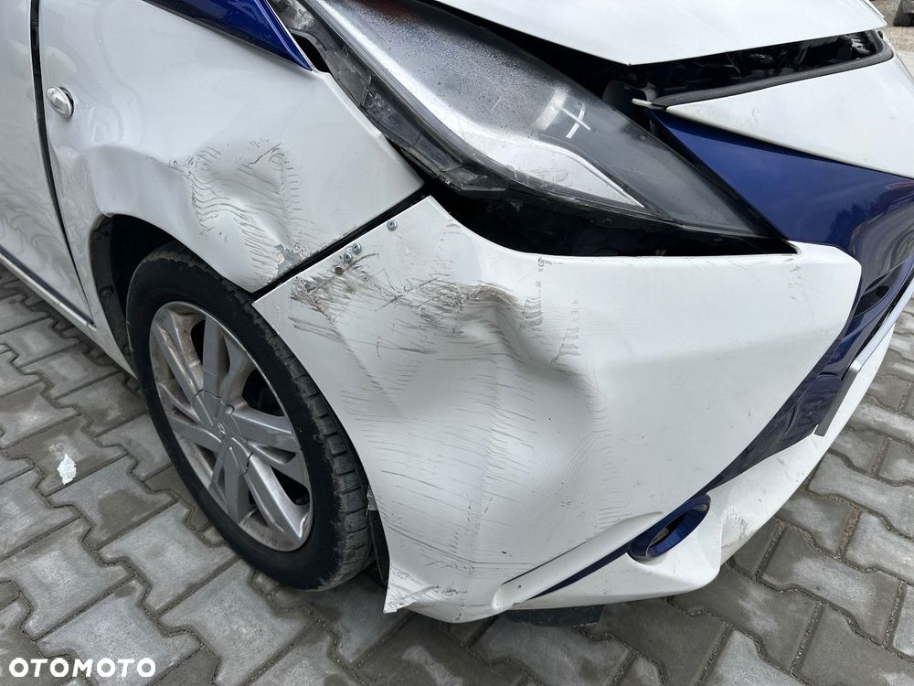 Toyota Aygo x-play - 21