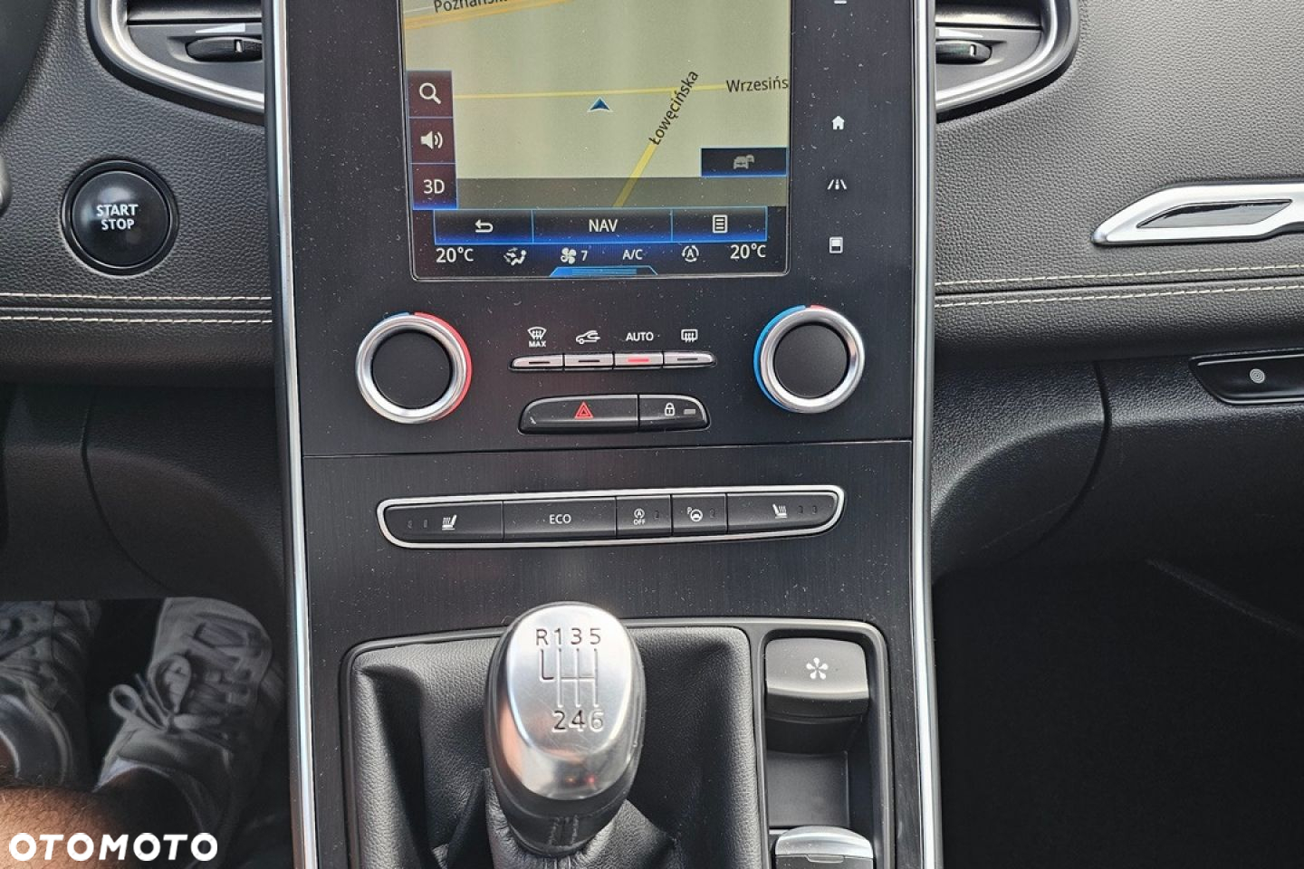 Renault Grand Scenic - 17