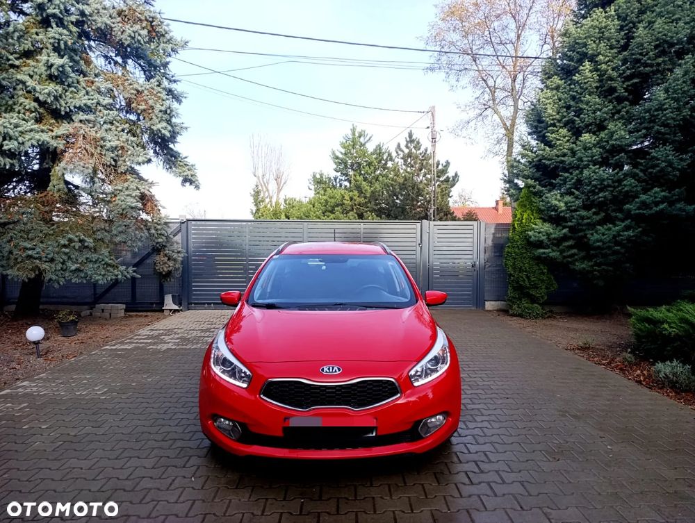 Kia Ceed 1.4 CVVT SW Dream Team Edition - 2