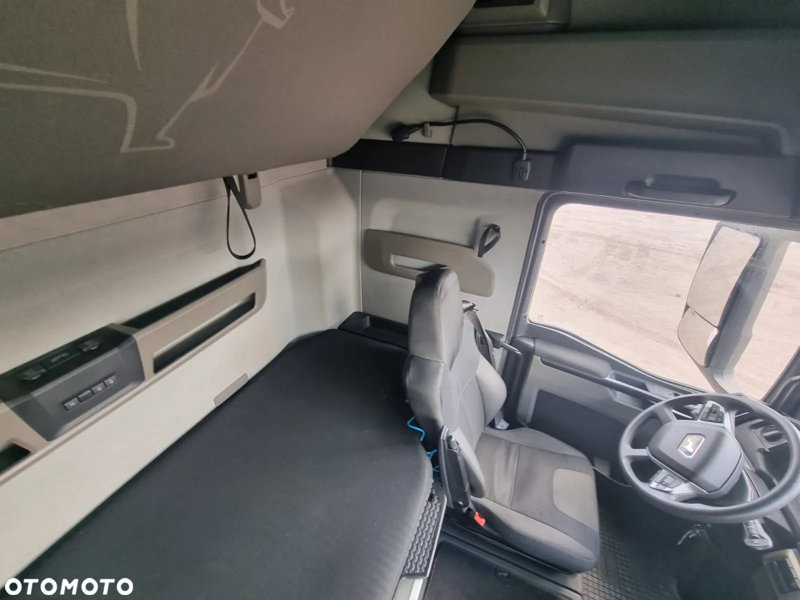 MAN TGX 18.470 LOWDECK PO KONTRAKCIE DUZA KABINA RETARDER ASYSTENT MARTWEGO POLA SALON PL AUTOMAT ZBIORNIKI 1090 LITRÓW RADAR - 11