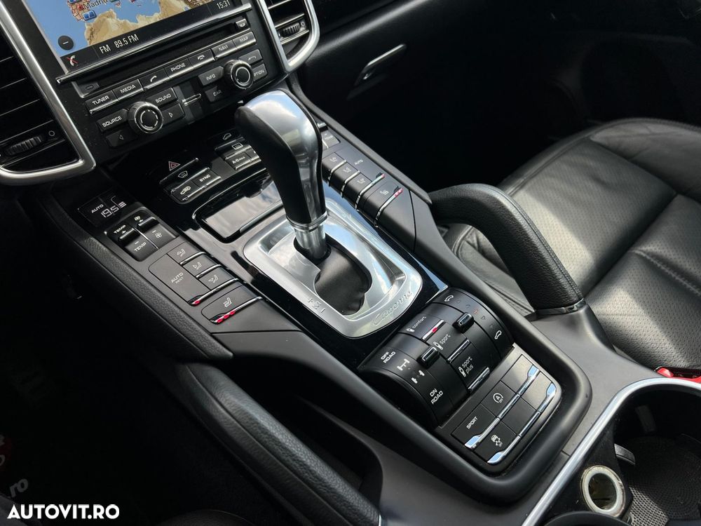 Porsche Cayenne - 15
