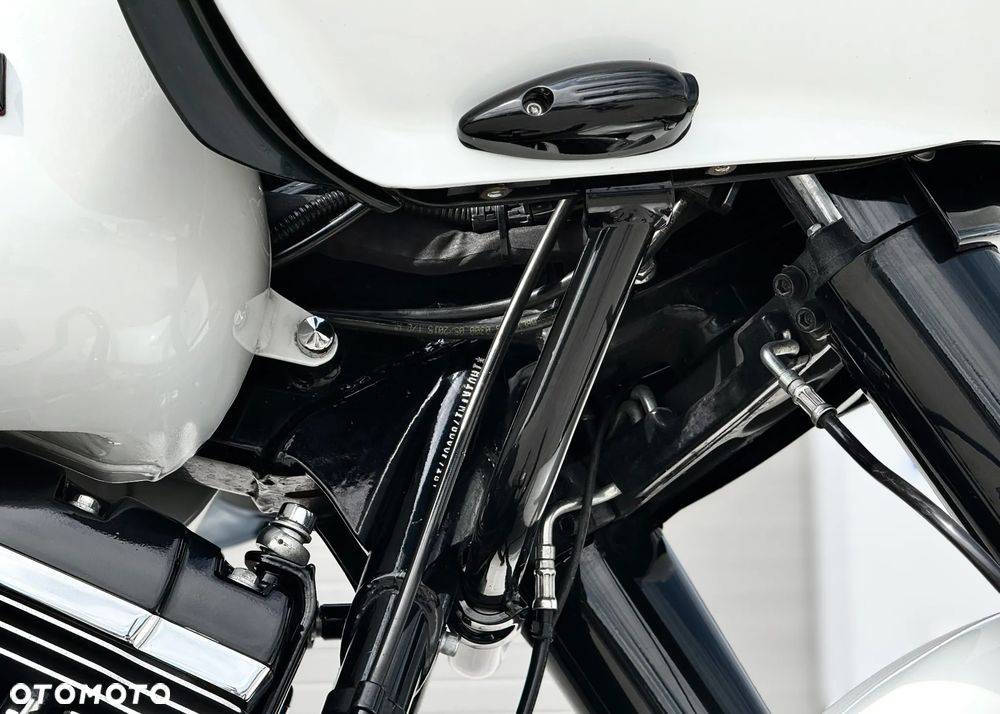 Harley-Davidson Touring Road Glide - 23