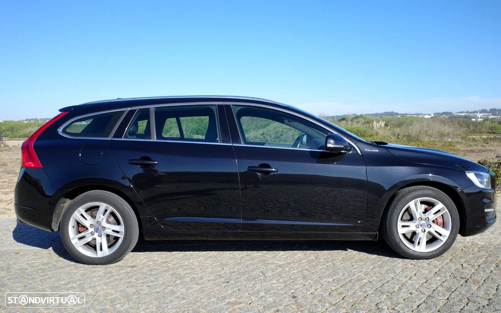 Volvo V60 D6 Plug-In-Hybrid AWD Geartronic Summum - 6