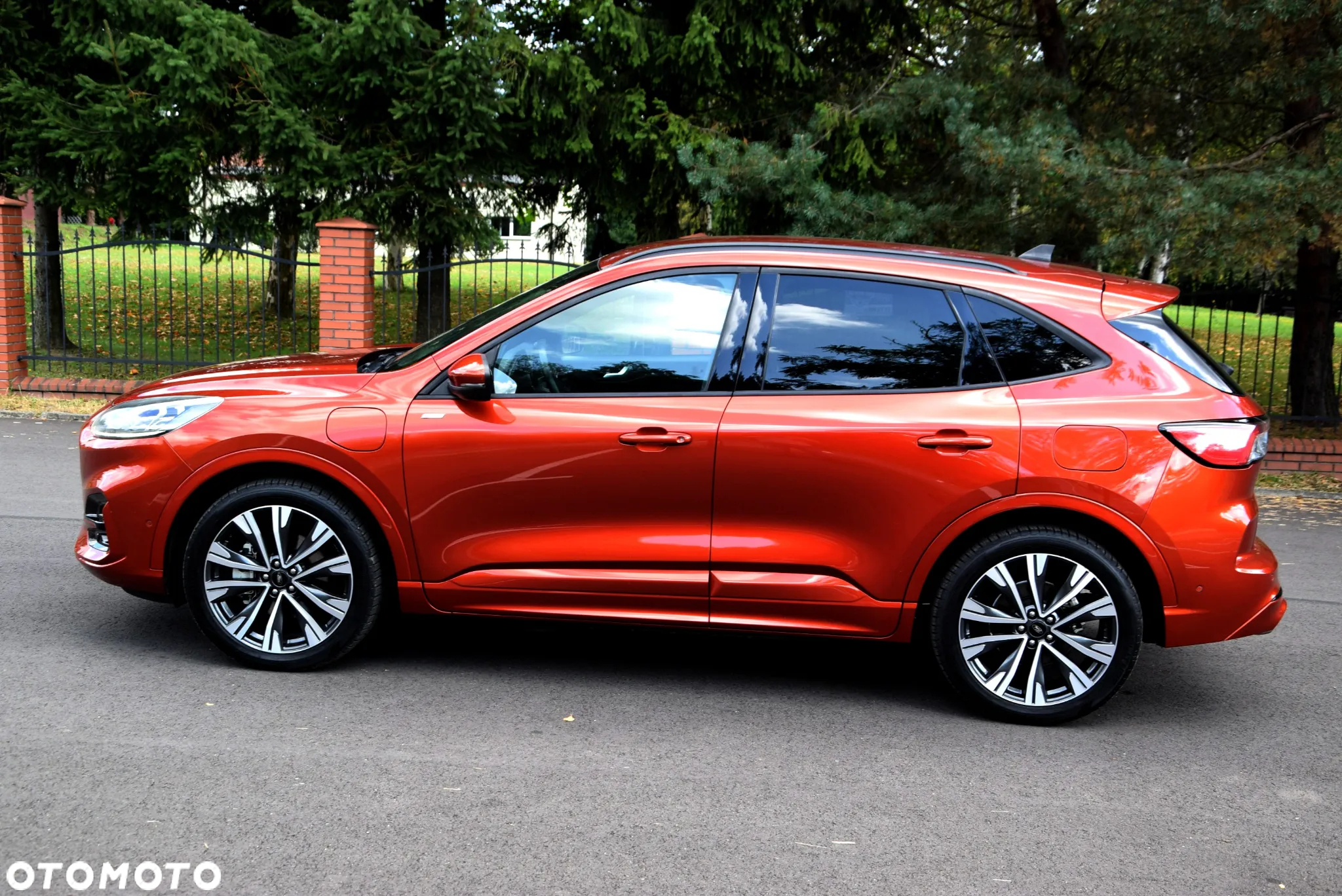 Ford Kuga 2.5P PHEV FWD ST-Line X - 2