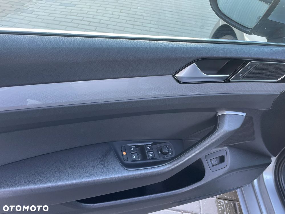 Volkswagen Passat 1.5 TSI EVO Trendline - 15