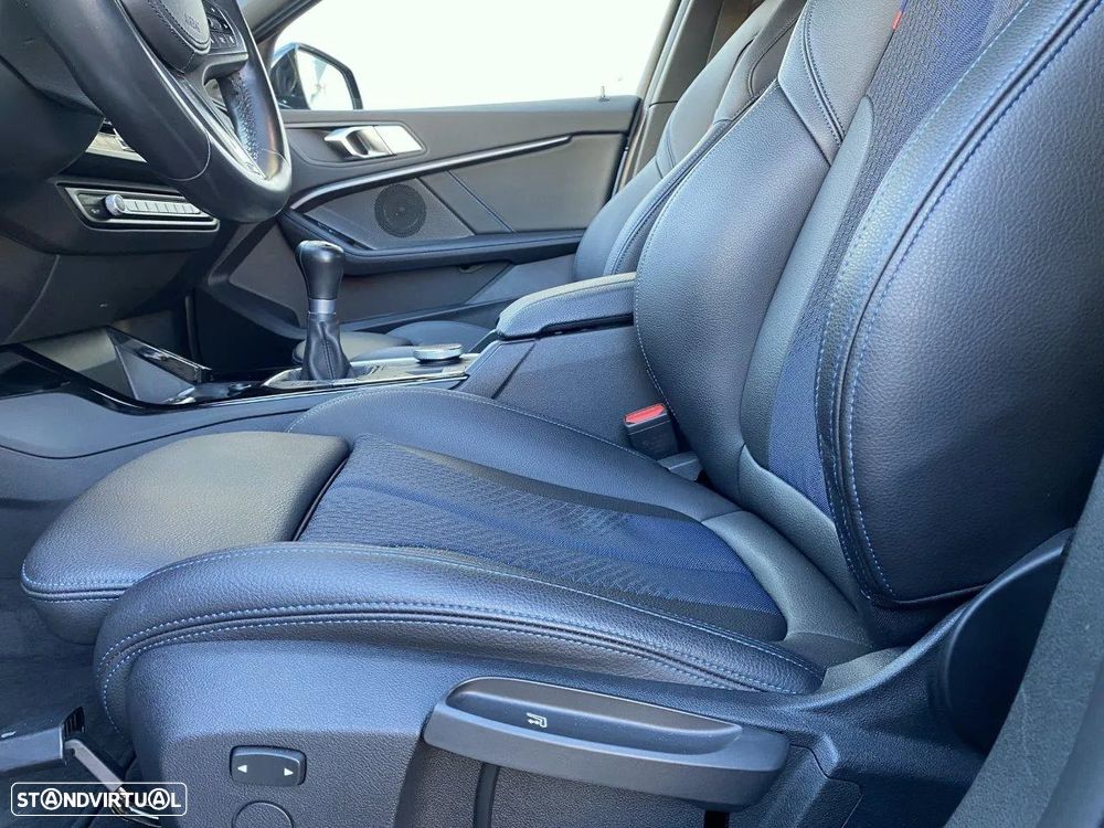BMW 116 d Pack Desportivo M - 50