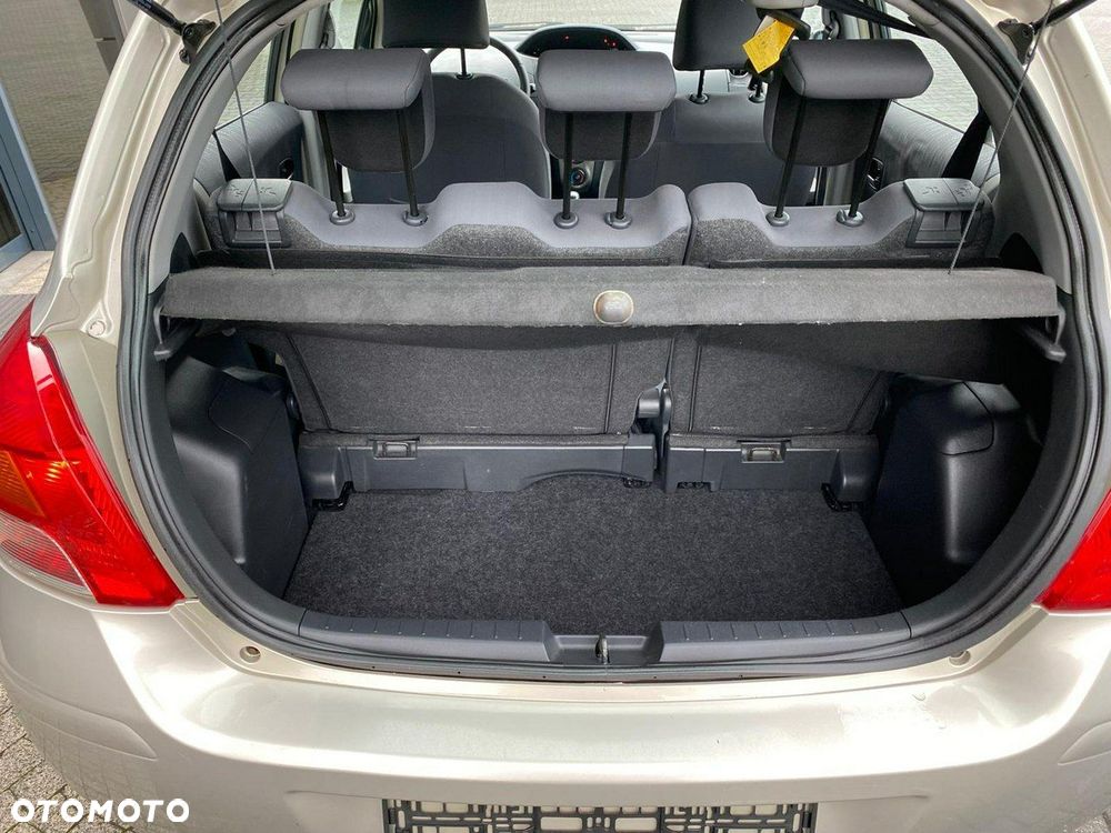 Toyota Yaris - 6