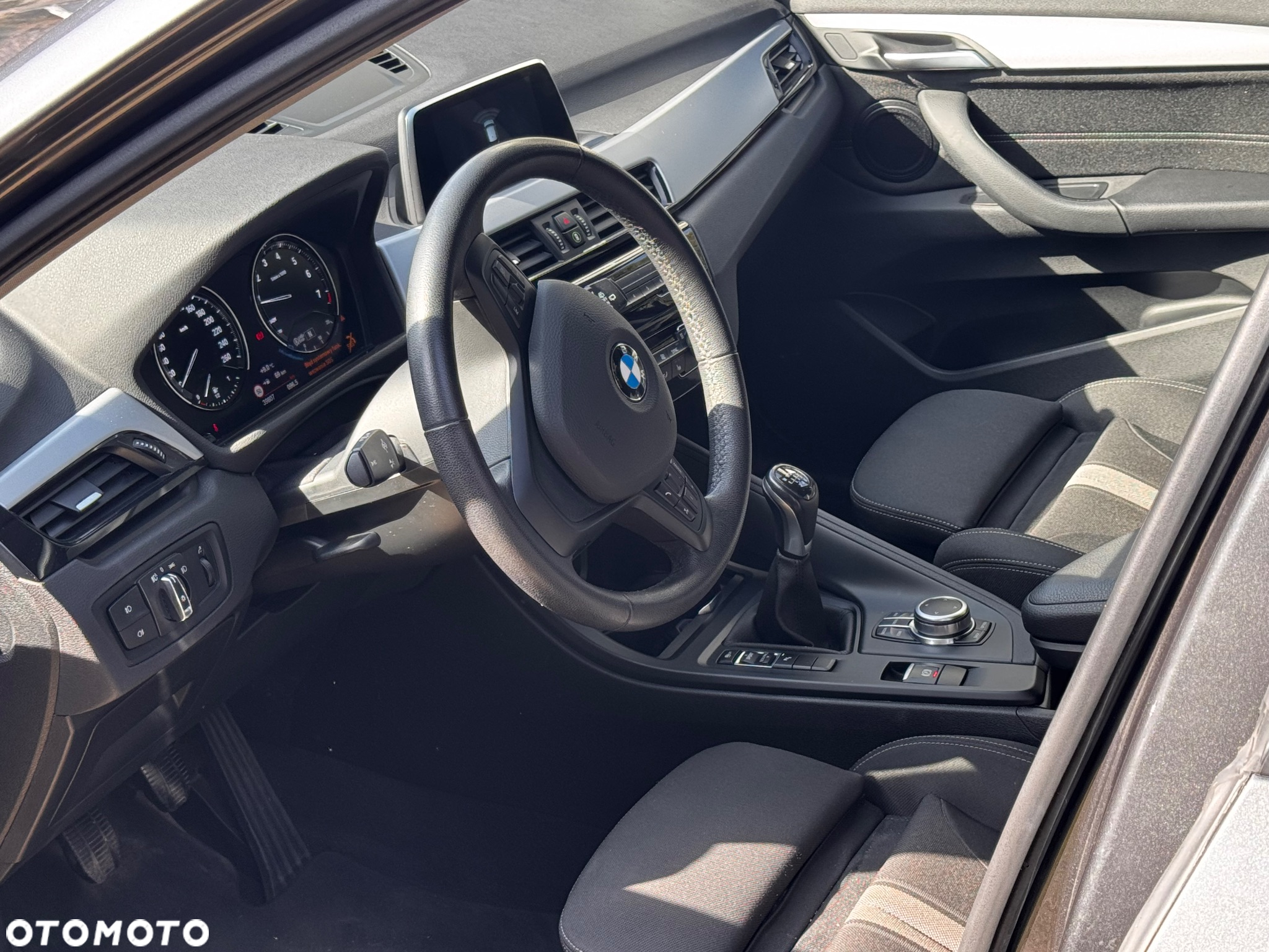 BMW X1 sDrive18i xLine - 8