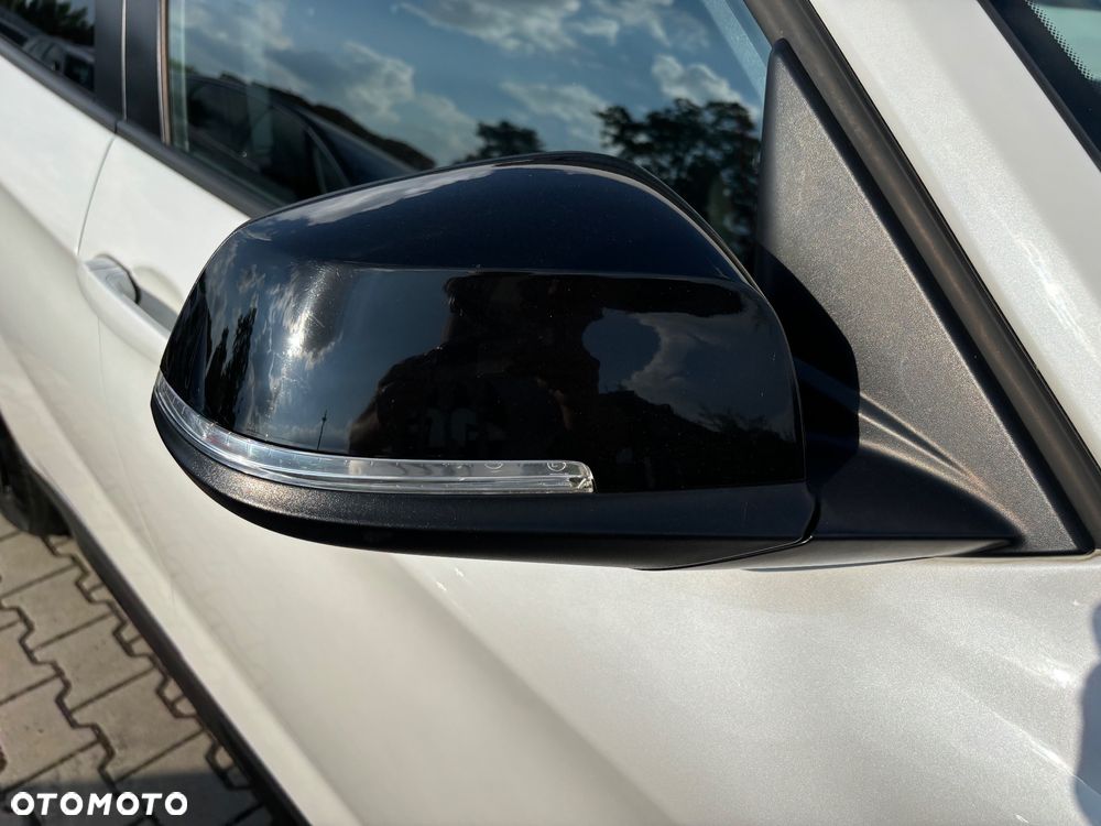 BMW X1 sDrive18d Sport Line - 31