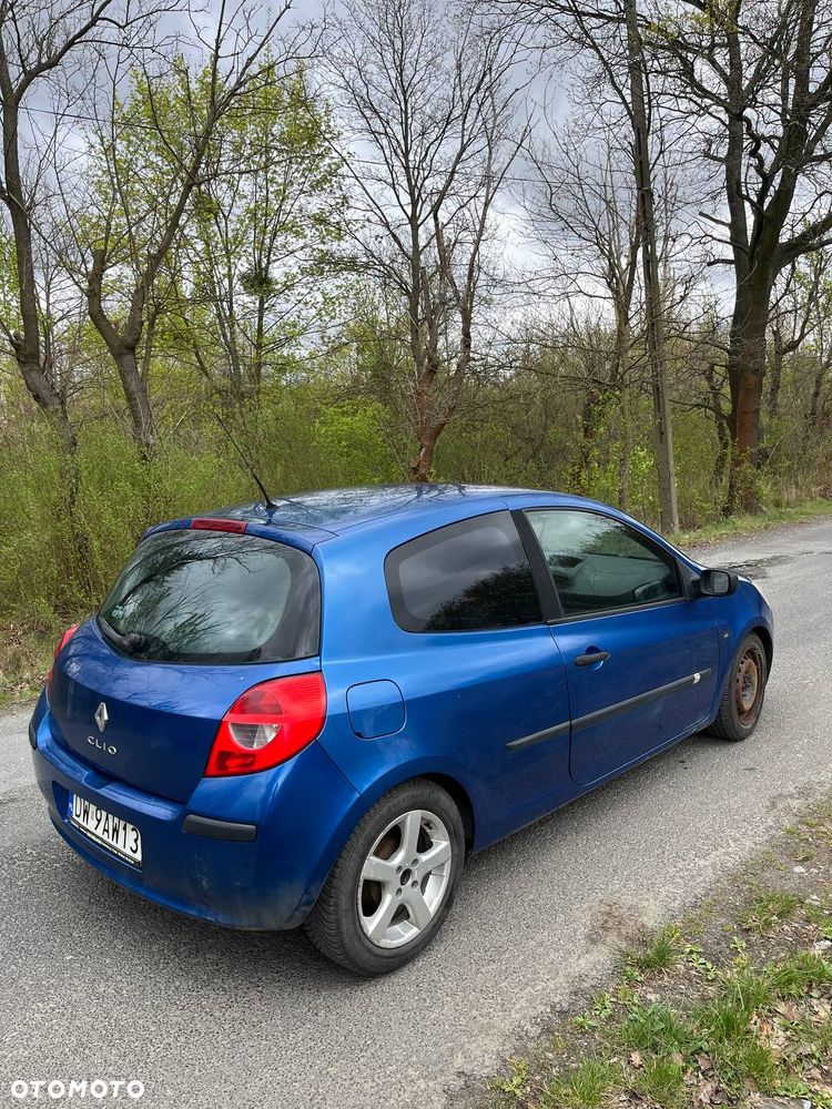 Renault Clio - 6