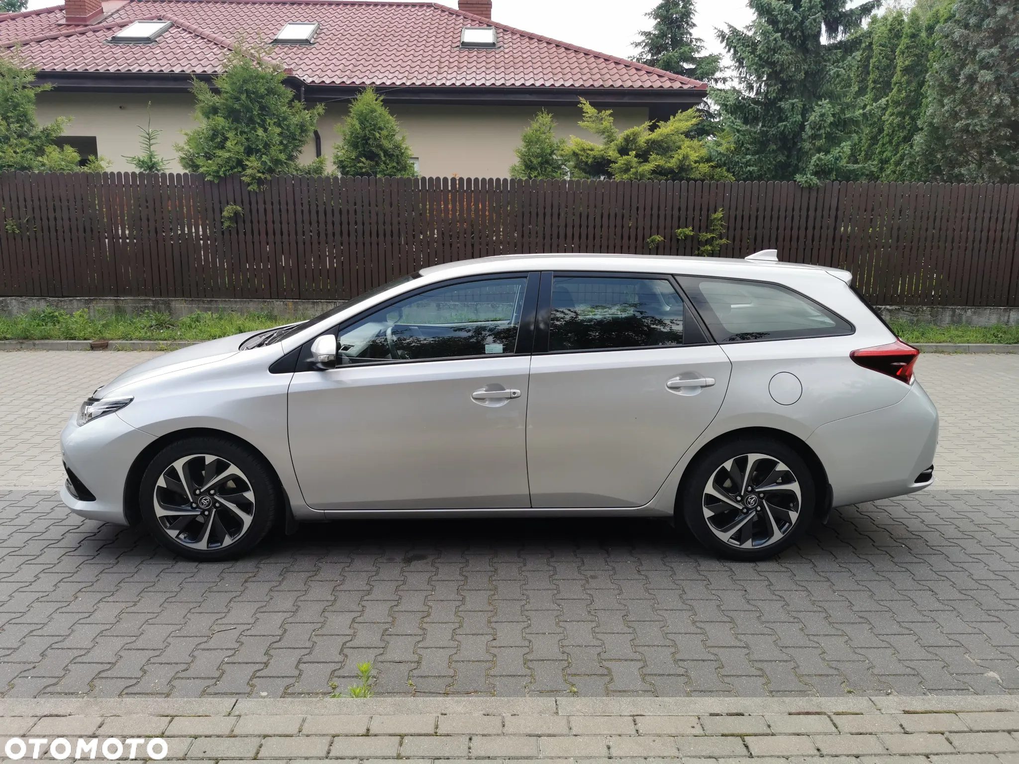 Toyota Auris - 5