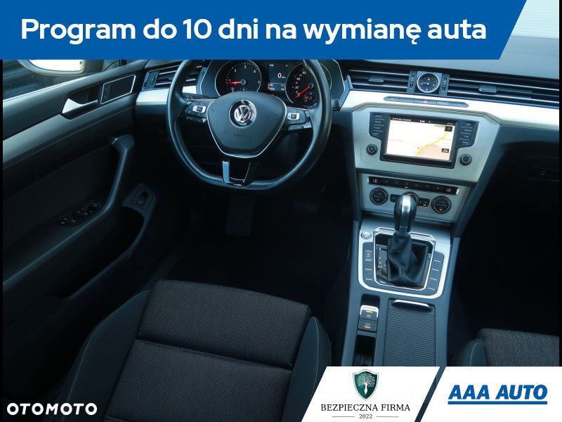 Volkswagen Passat - 8
