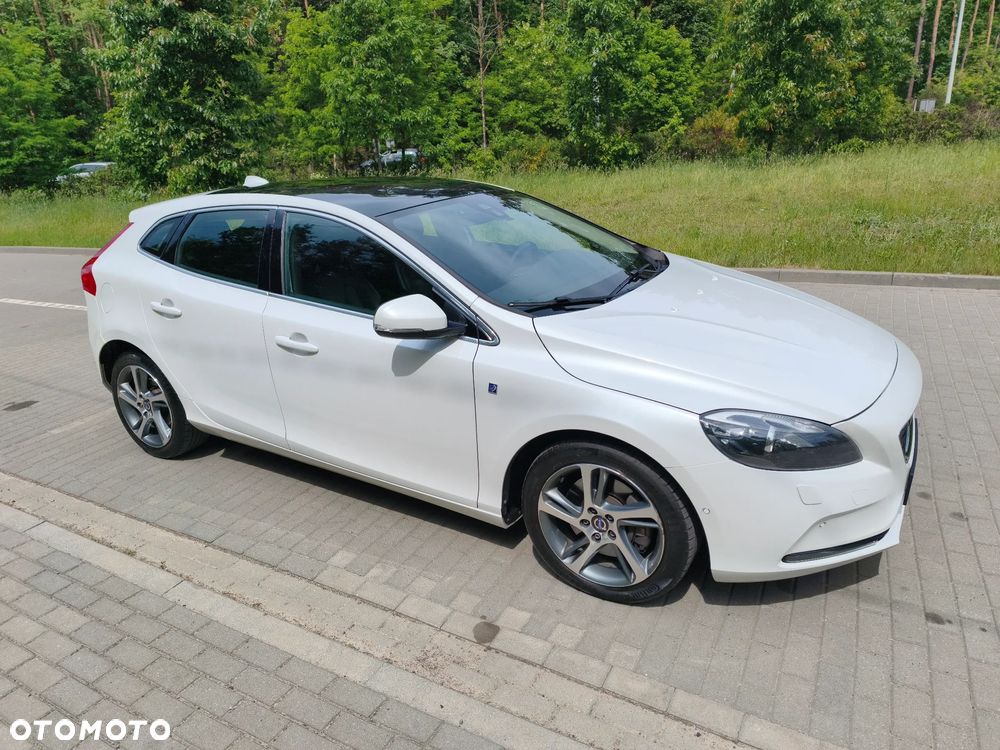 Volvo V40 D4 Drive-E Ocean Race - 13