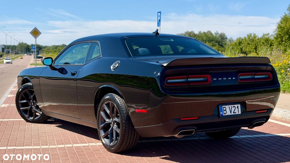 Dodge Challenger - 4