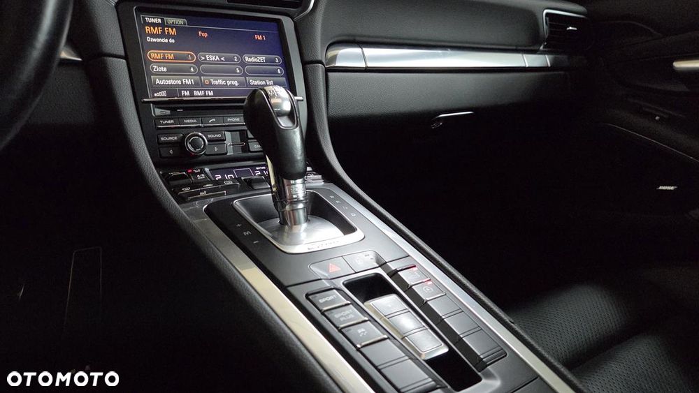 Porsche 911 Carrera Black Edition PDK - 23
