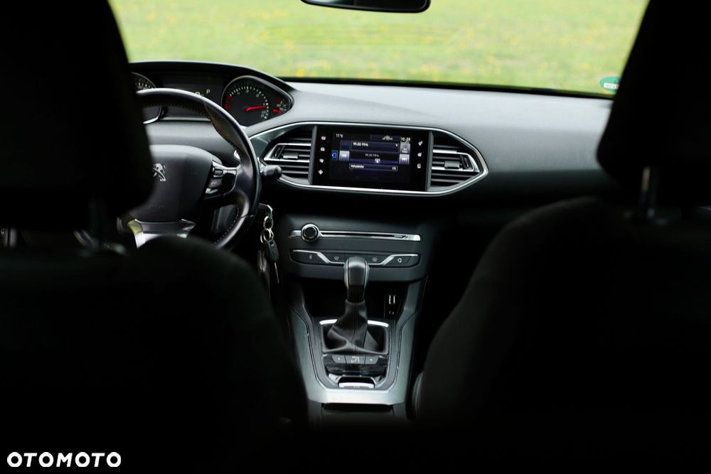 Peugeot 308 BlueHDi 120 EAT6 Stop & Start Active Business-Paket - 28