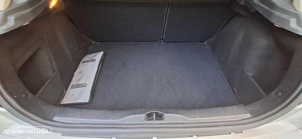 Citroën C4 1.6 HDi Attraction - 13