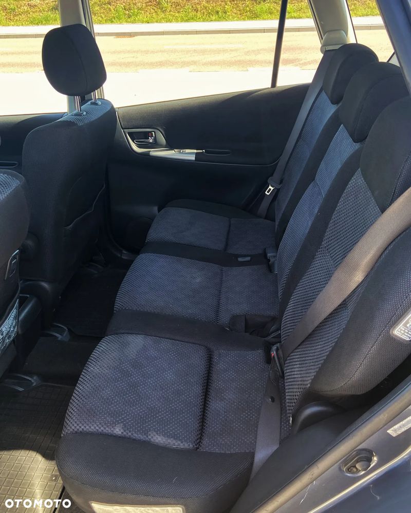 Toyota Corolla Verso - 12