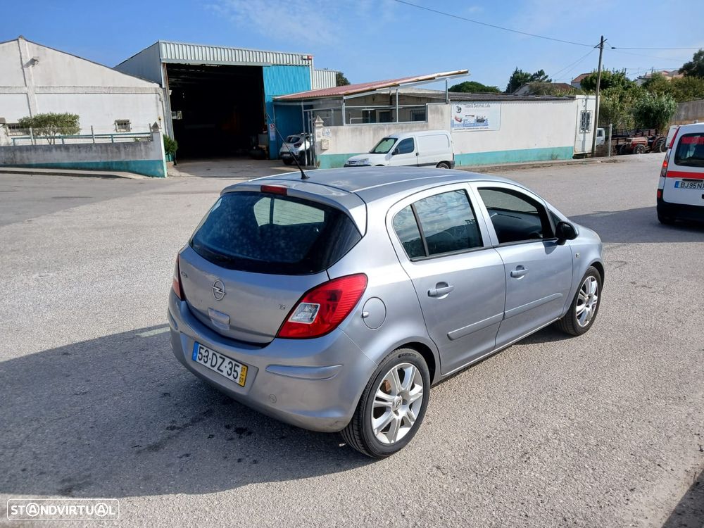 Opel Corsa 1.2 Enjoy - 2