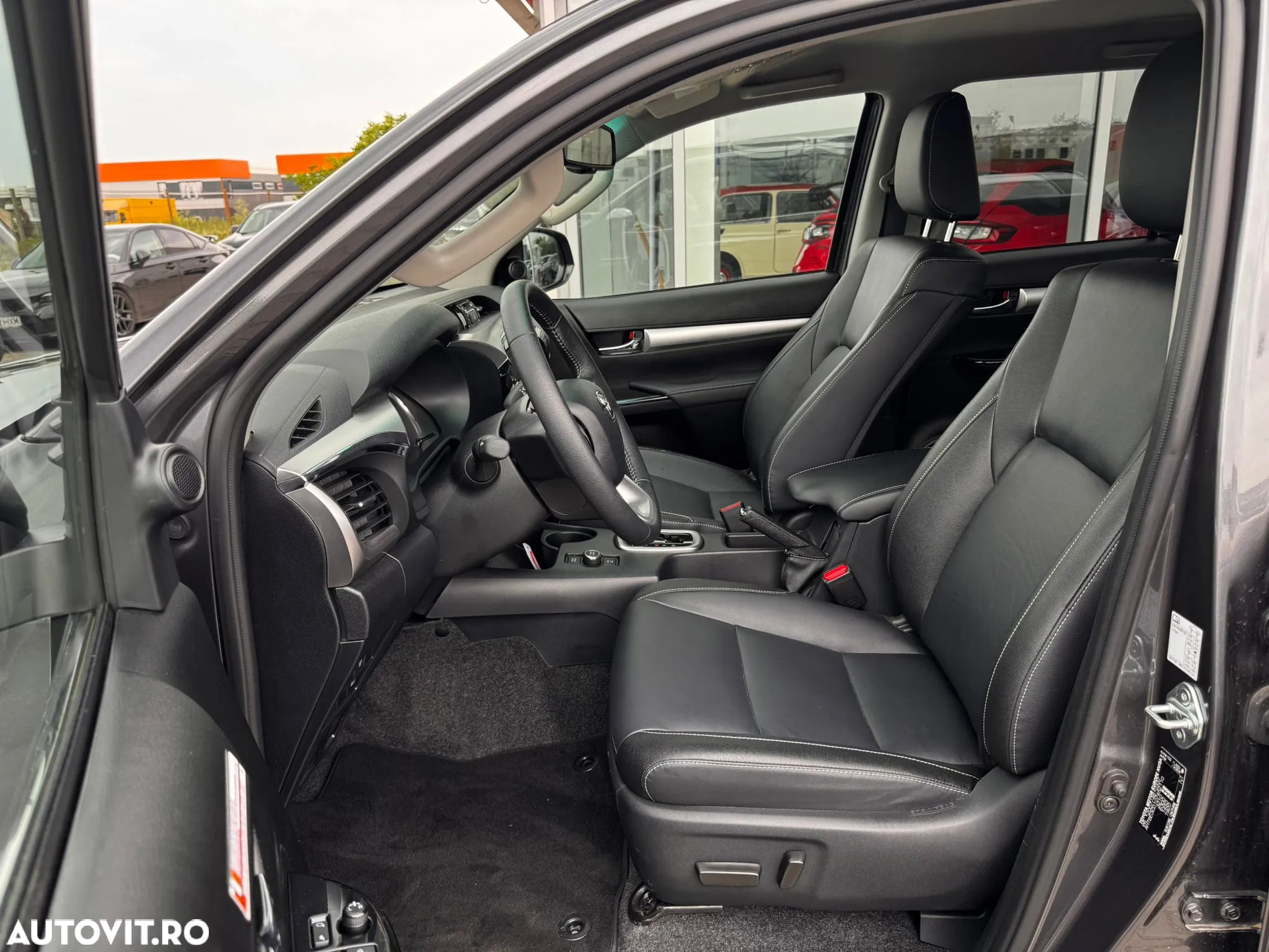 Toyota Hilux 2.8D 204CP 4x4 Double Cab AT Executive - 9