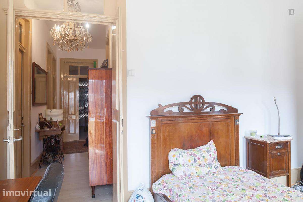 Quarto - localizado em Nevogilde Porto - Grande imagem: 4/32