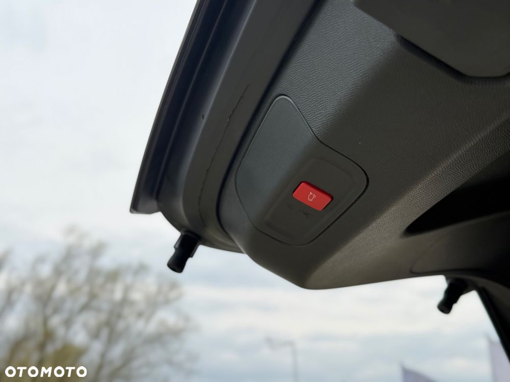 Peugeot 408 1.2 PureTech mHEV GT S&S e-DSC6 - 23