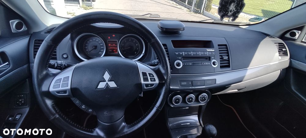 Mitsubishi Lancer 1.8 Intense - 11