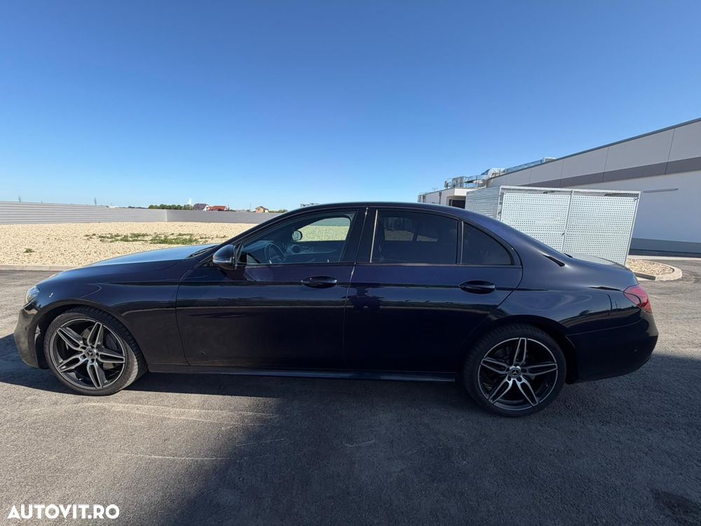 Mercedes-Benz E 220 d 4Matic 9G-TRONIC AMG Line - 4