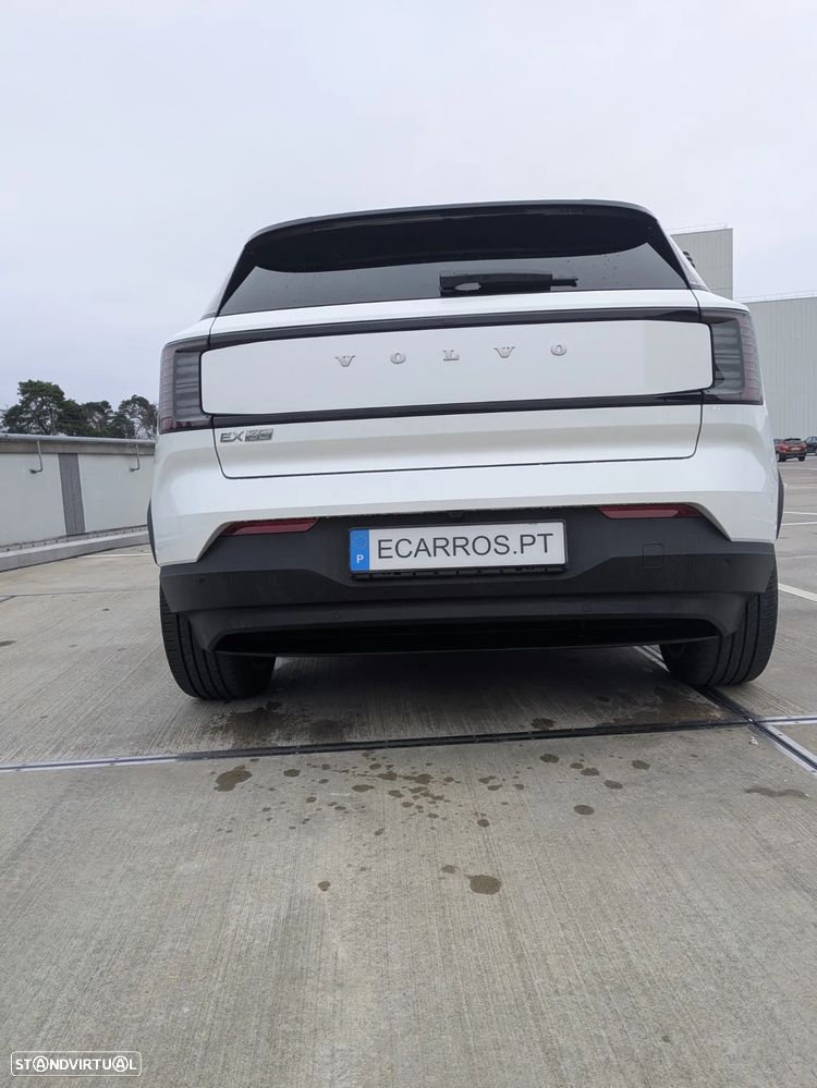 Volvo EX30 Single Motor Extended Range RWD Ultra - 8