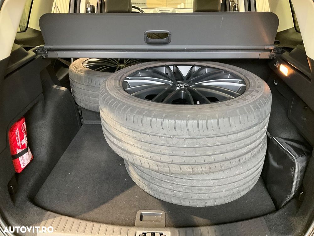 Ford Kuga 2.0 TDCi 4x4 Aut. Titanium - 12