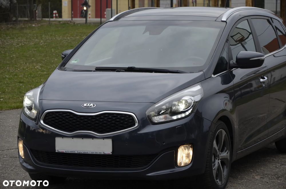 Kia Carens - 7