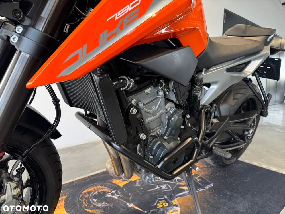 KTM Duke - 19