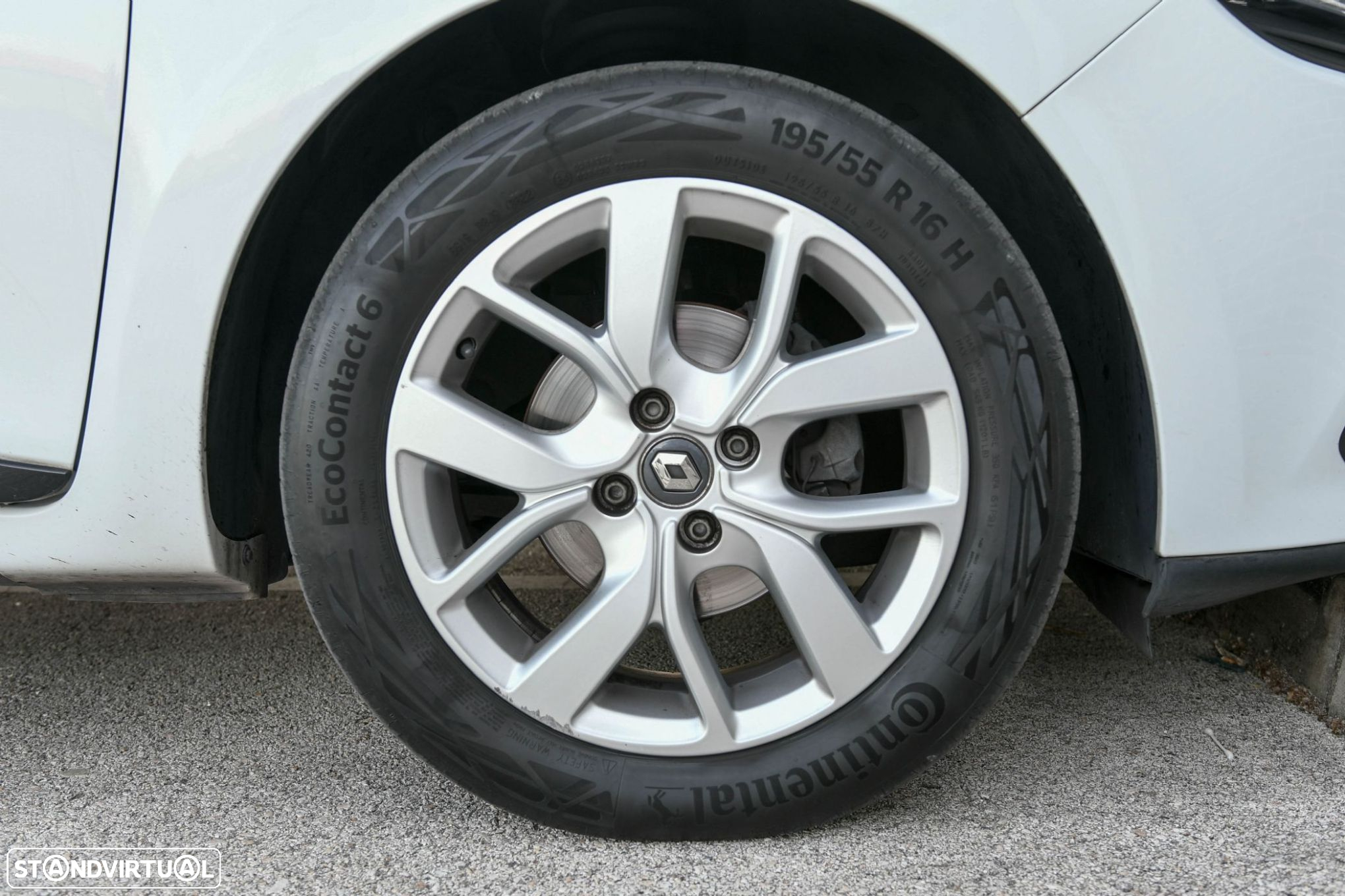 Renault Clio 0.9 TCe Limited - 36