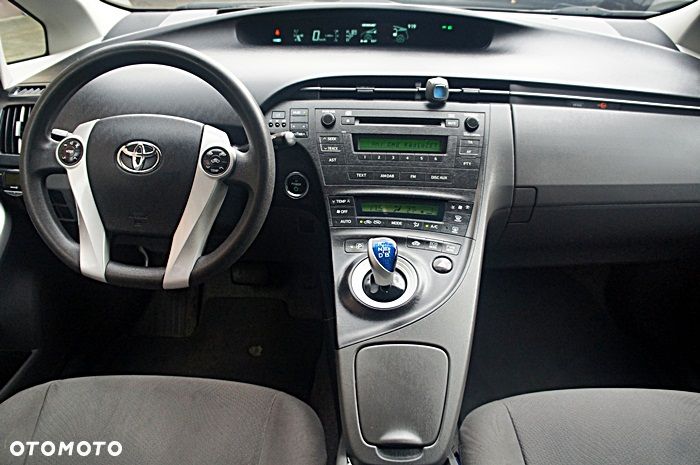Toyota Prius (Hybrid) Life - 20