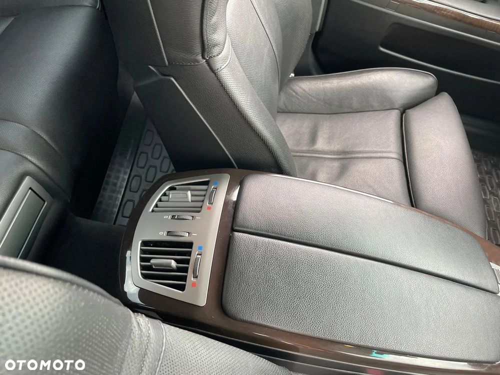 BMW Seria 7 750i - 9